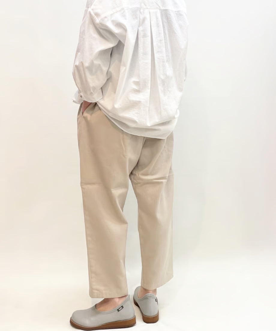 パジャマの次に履くパンツ、日常のユニフォーム　ナナイロトイロ　コットンテーパードパンツ