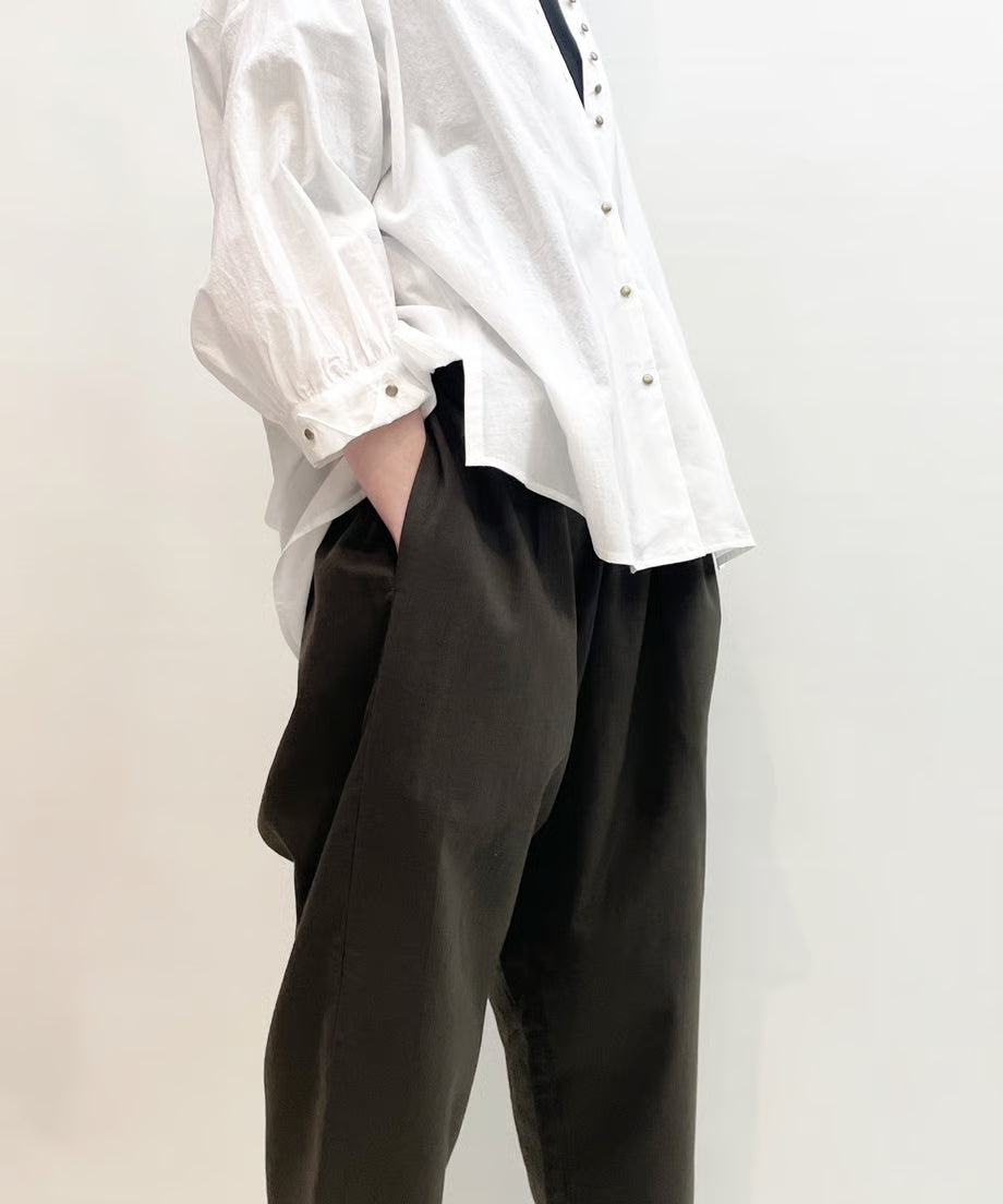 パジャマの次に履くパンツ、日常のユニフォーム　ナナイロトイロ　コットンテーパードパンツ