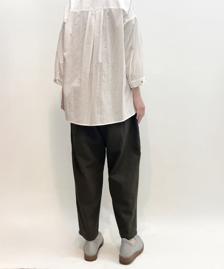 パジャマの次に履くパンツ、日常のユニフォーム　ナナイロトイロ　コットンテーパードパンツ